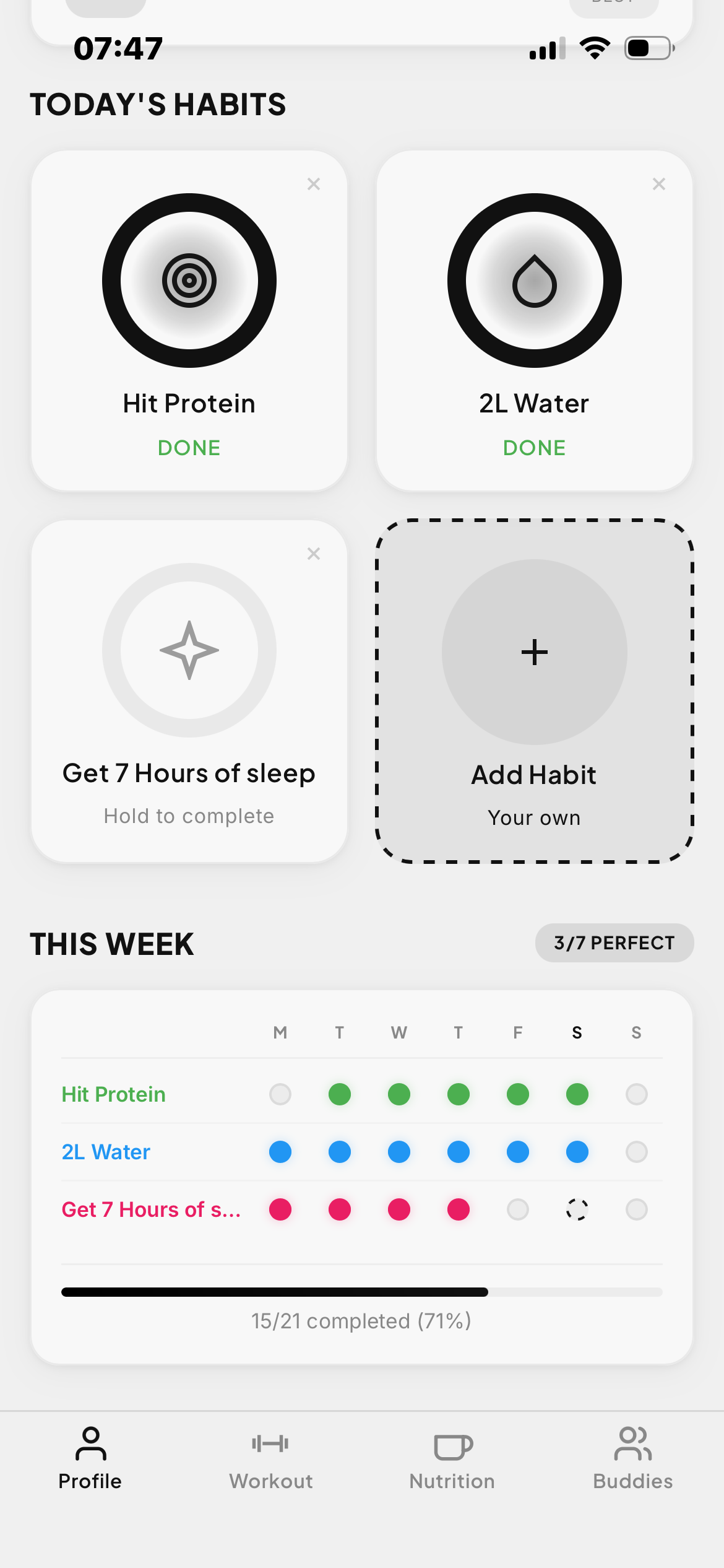 Daily habit tracker showing streaks for training, protein, steps and water