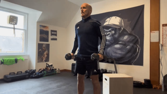 Bicep curl hold