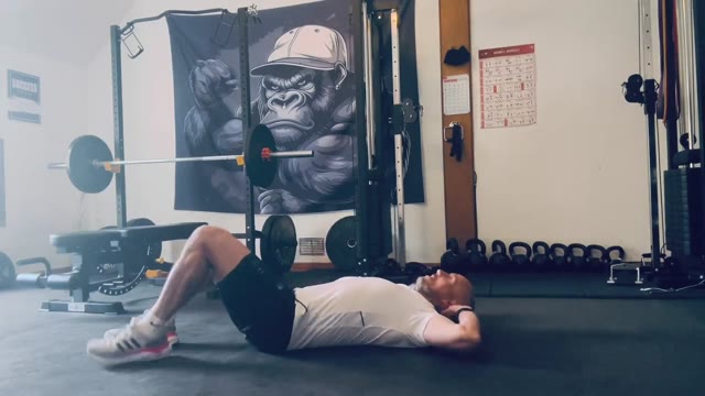Bicycle crunch with feet down