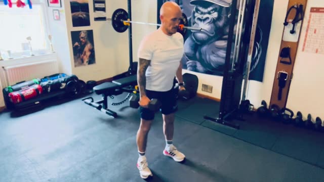 Dumbbell hinge to upright row