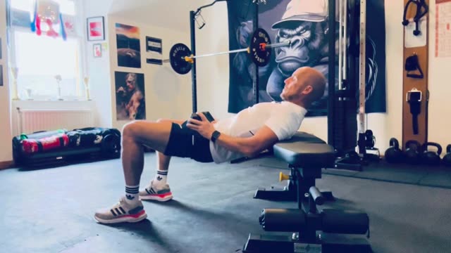 Dumbbell hip thrust