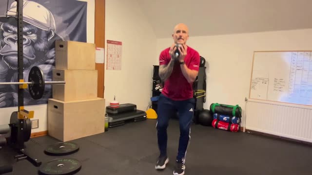 Kettlebell reverse lunge with rotation