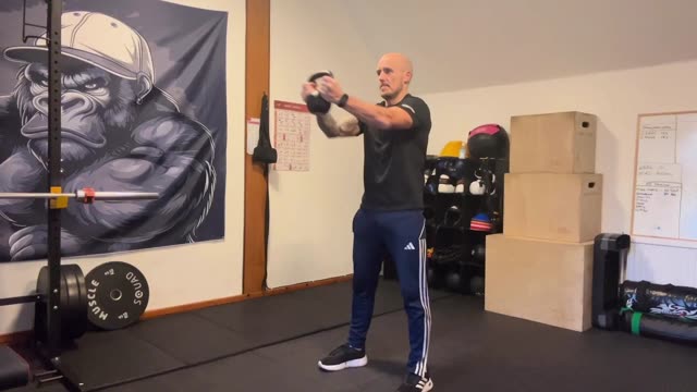 Kettlebell anti-rotation hold
