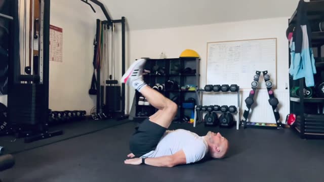 Leg raise to hip lift