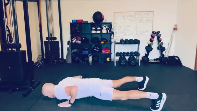 Push-up to side plank