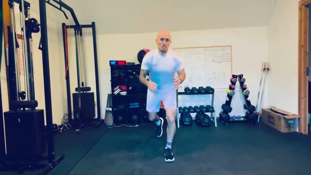 Reverse lunge