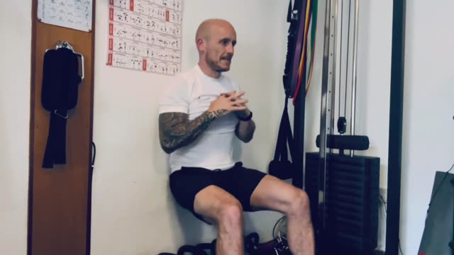 Wall sit pulse